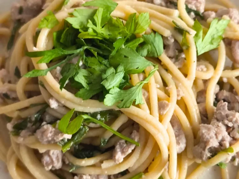 Fokhagymás-petrezselymes tészta